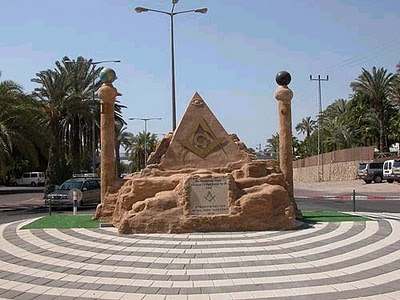 ObeliskPyramid Pix